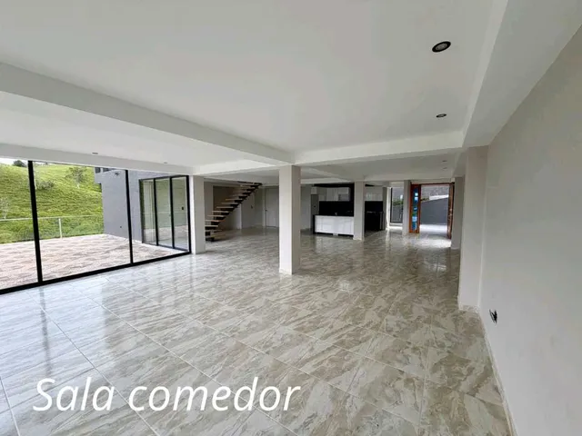 Se vende casa campestre Pereira Via Armenia