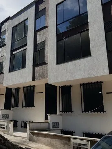 Se vende Apartamento con Tres Rentas. Pereira, Cuba